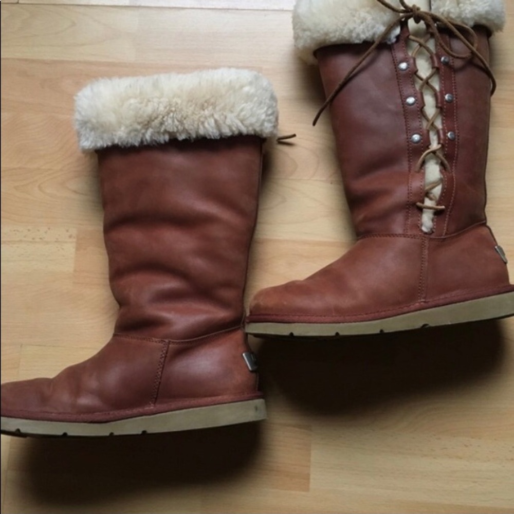 UGG Upside boots, like new